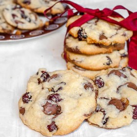 Cranberry and chocolate cookies