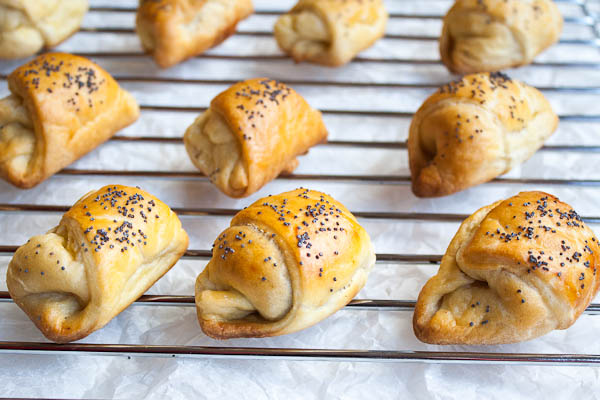 Mini rolls with cheese
