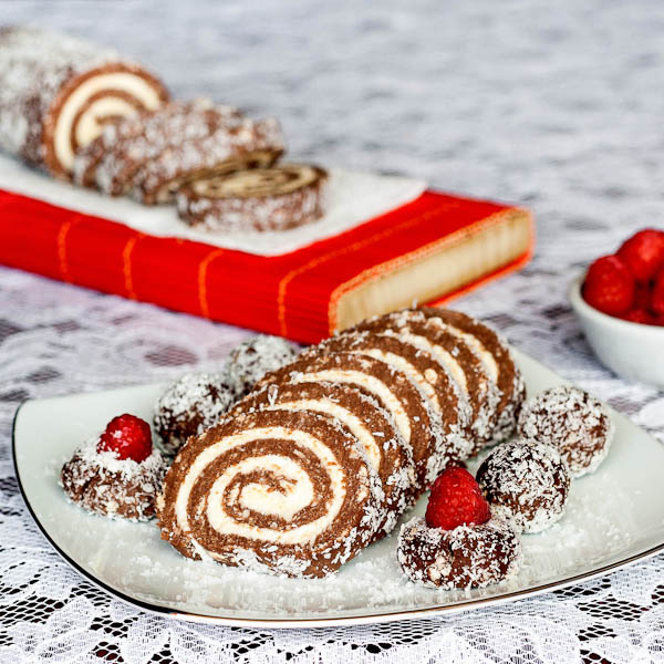 Biscuit rolls with coconut cream